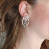 Boucles d'oreille lotus avec perle de quartz fraise