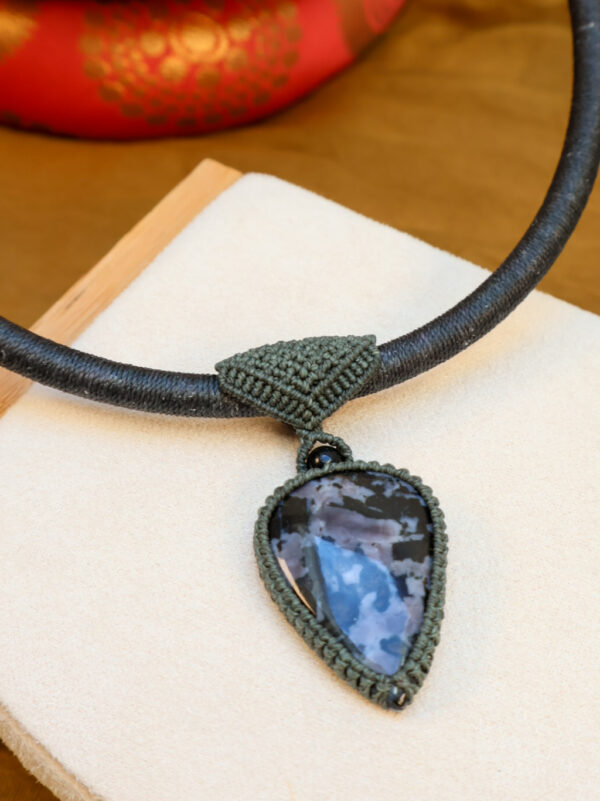 Taran - Collier torque souple Gabbro – Image 3