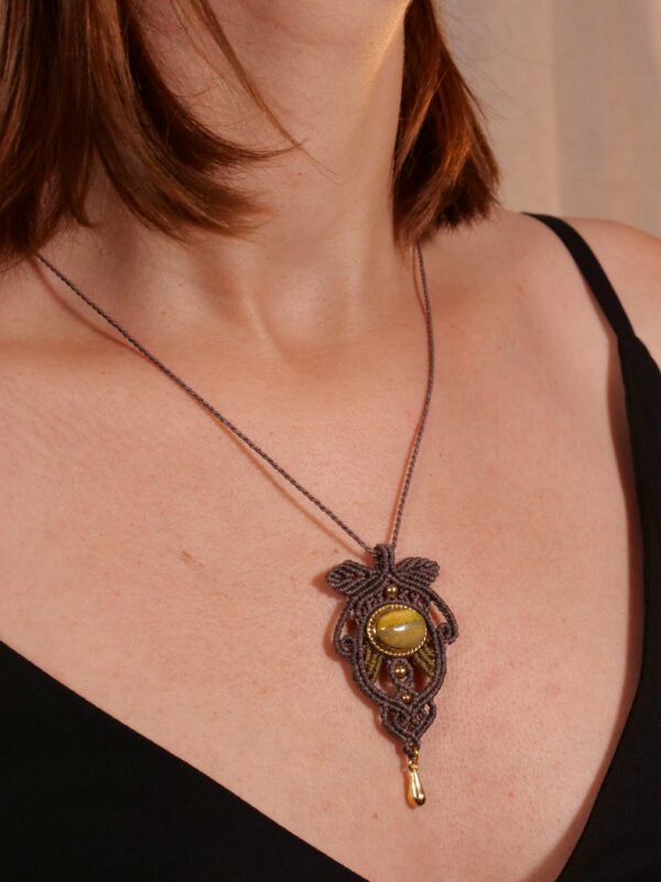Daphné - Pendentif jaspe bourdon – Image 2