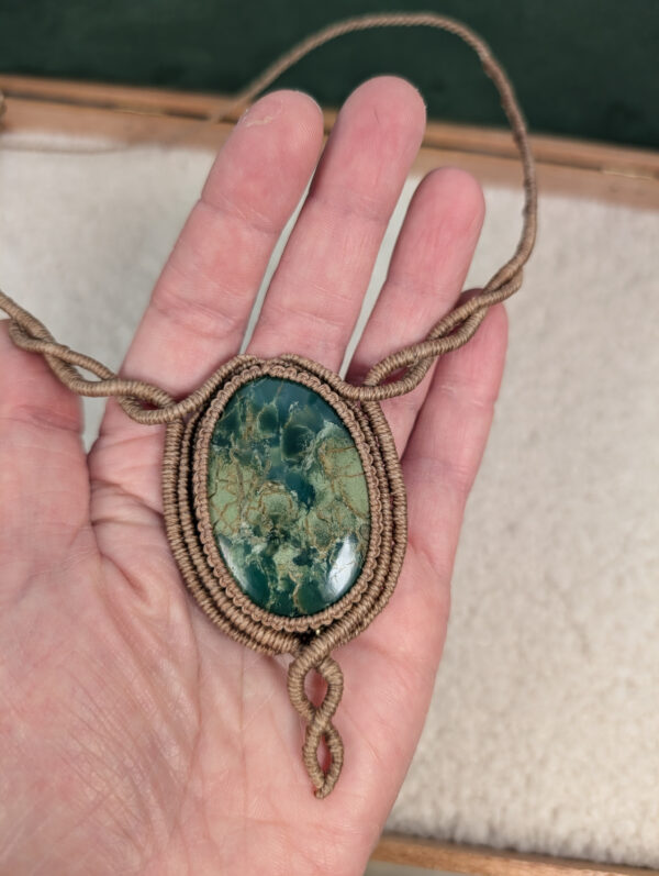 Echidna - Collier chrysoprase – Image 3