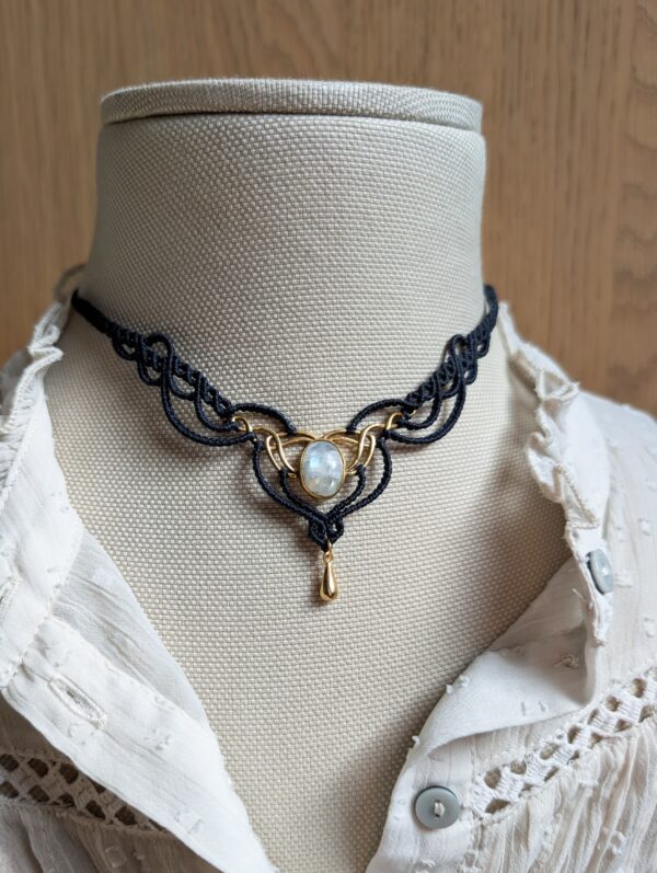 Collier ras de cou pierre de lune